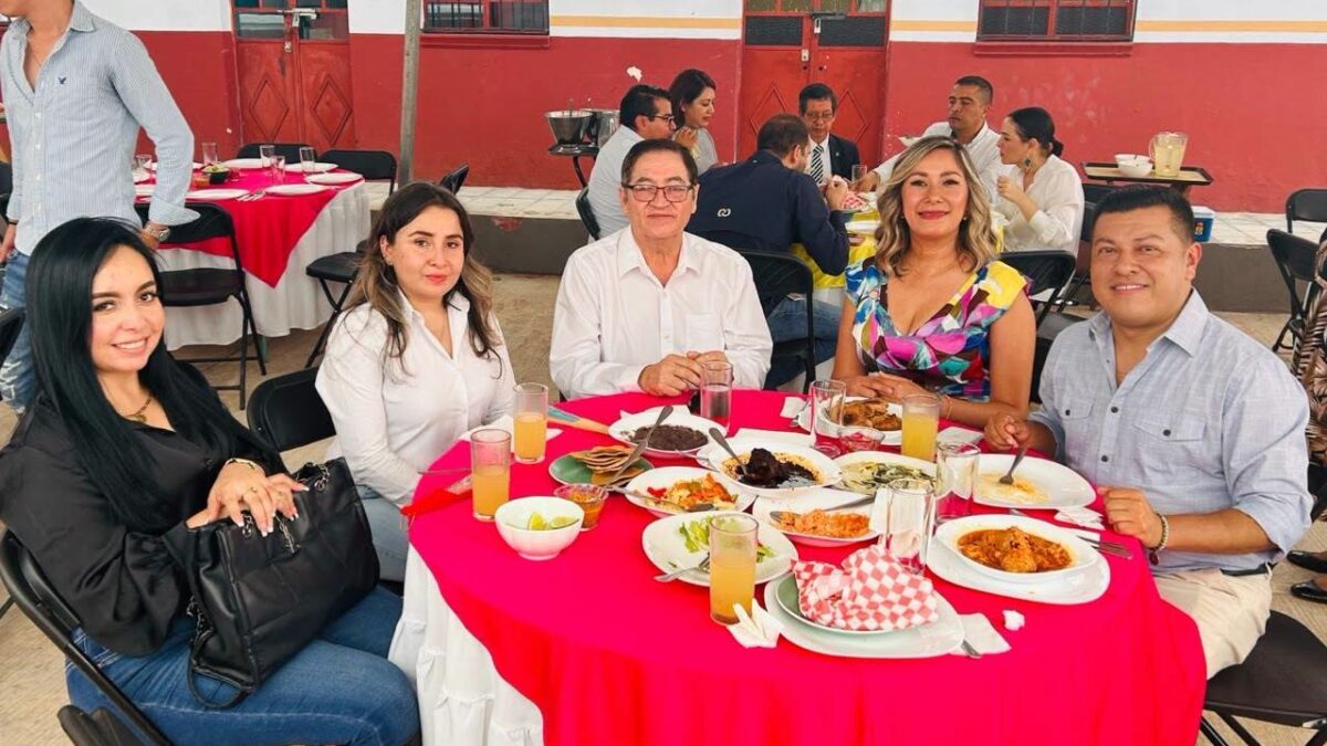 Teocelo: alcaldesa se reúne con Vicente Aguilar de MORENA