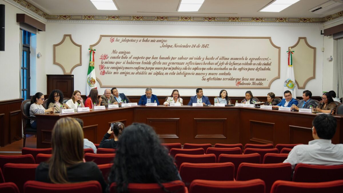 Xalapa aprueba reforma para revocación de mandato