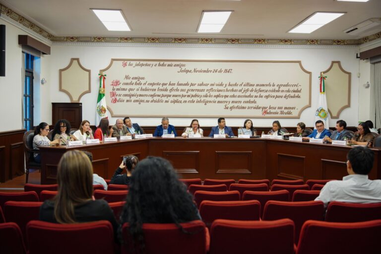 Xalapa aprueba reforma para revocación de mandato