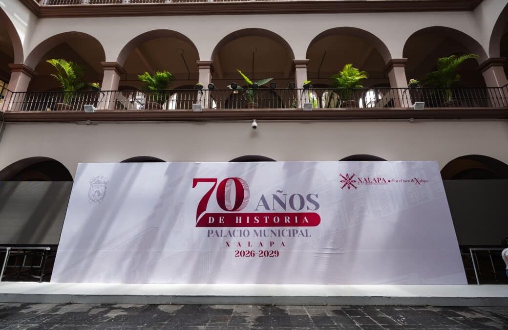 Xalapa conmemora 70 años del Palacio Municipal