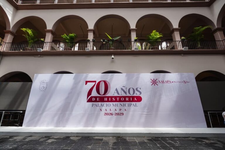 Xalapa conmemora 70 años del Palacio Municipal