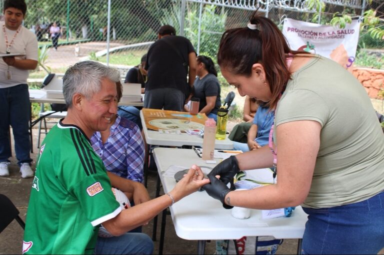 Xalapa promueve salud en centros comunitarios