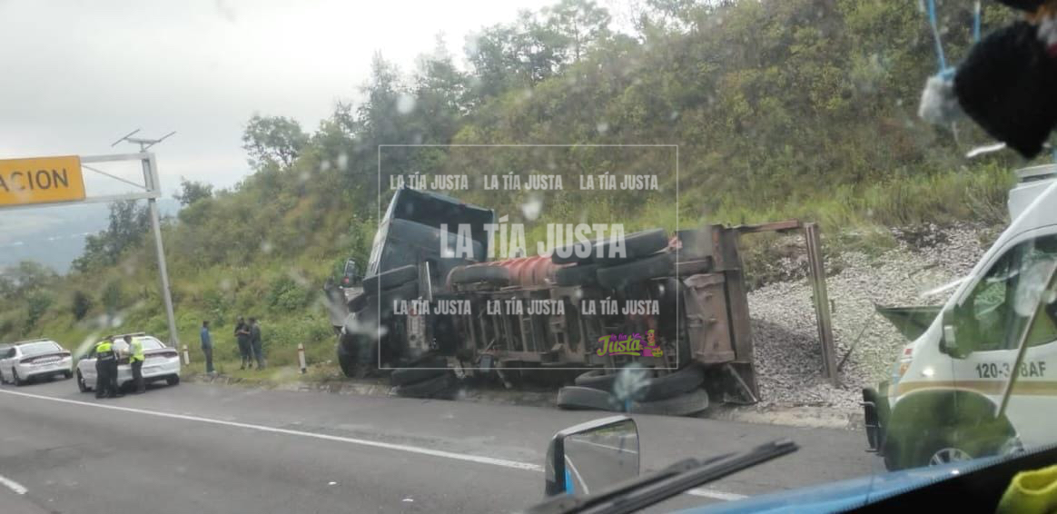 Accidentes afectan tráfico en Cumbres de Maltrata