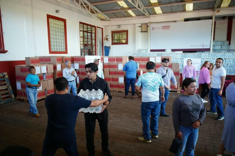 Atención a damnificados por lluvias en Xalapa avanza