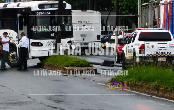 Autobús de Plateado se sale de control en Córdoba