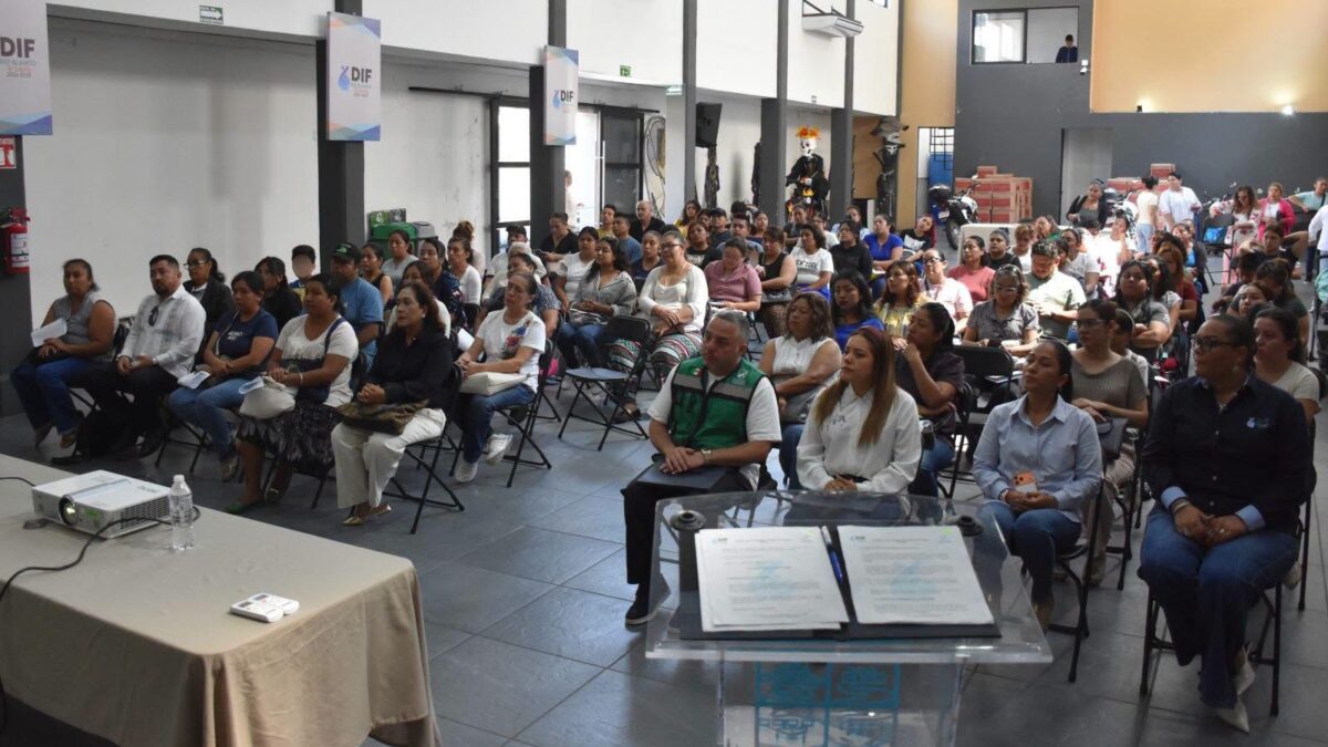 Capacitan a comités para mejorar desayunos escolares en Río Blanco