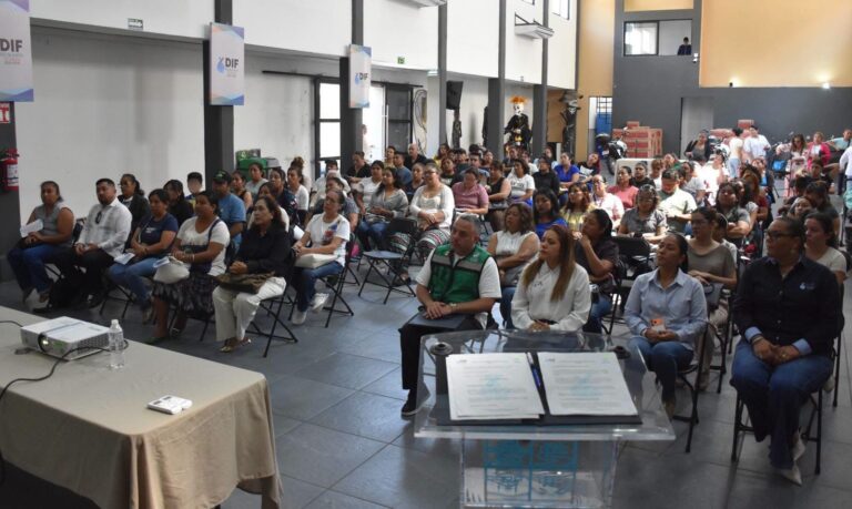 Capacitan a comités para mejorar desayunos escolares en Río Blanco