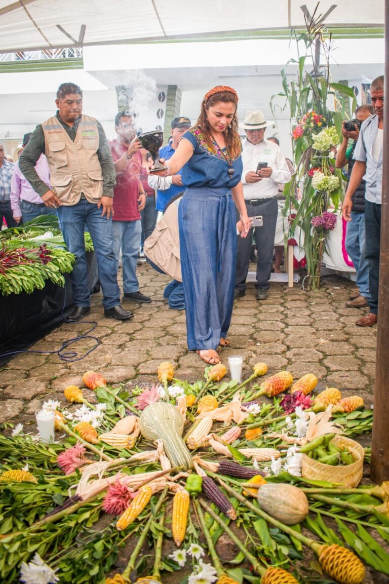 Celebran Día del Maíz en Ixhuatlán del Café
