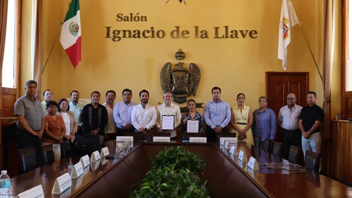 Convenio entre Ayuntamiento de Orizaba y UV para prácticas profesionales