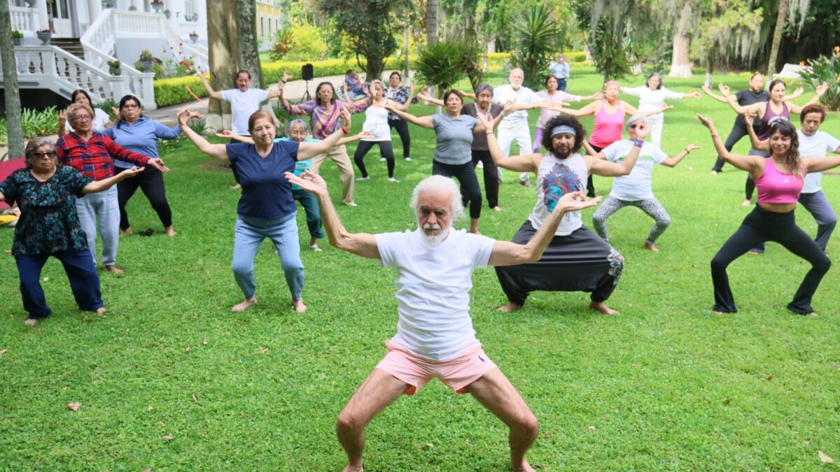Éxito de clase de yoga en ex fábrica textil de Río Blanco
