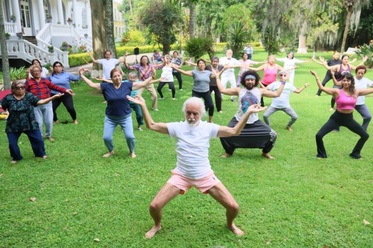 Éxito de clase de yoga en ex fábrica textil de Río Blanco