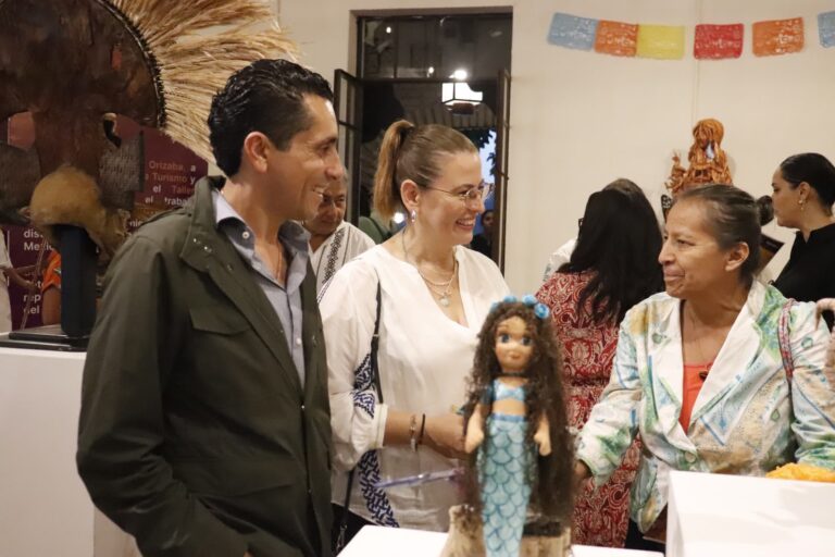 Exposición de cartonería resalta el arte popular mexicano