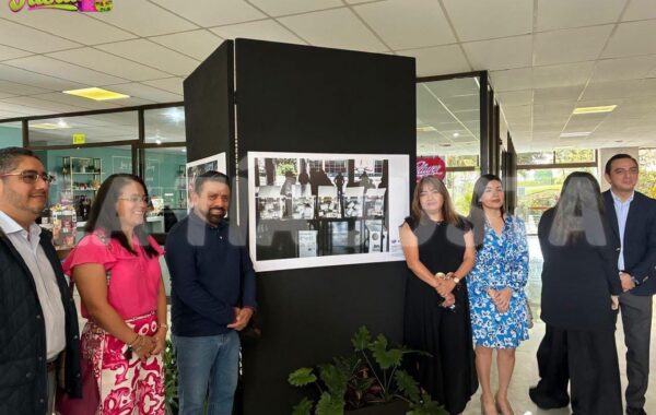 Exposición ‘Postales Democráticas’ resalta la participación ciudadana