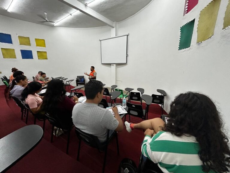 Fortín capacita en primeros auxilios a prestadores de servicios