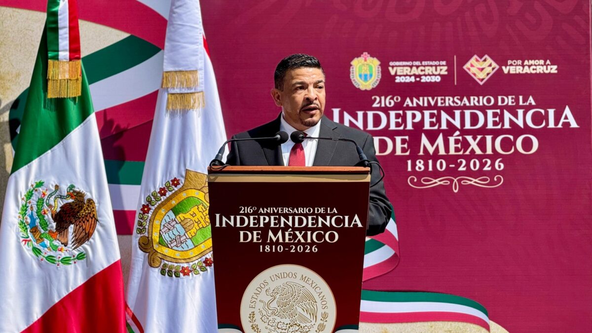 Gómez Cazarín defiende la soberanía nacional en aniversario de Independencia