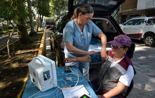 IMMX presenta nuevos equipos de salud en Xalapa
