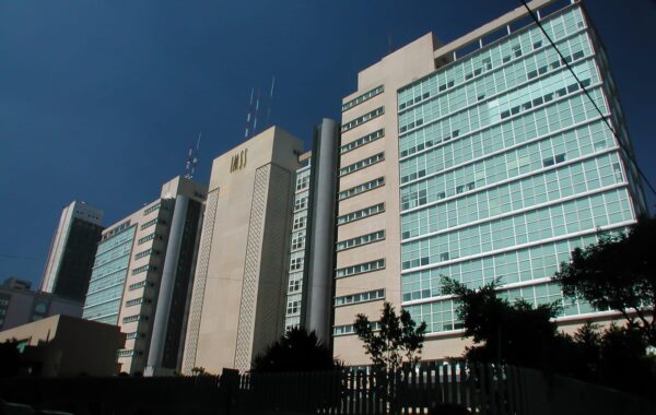 IMSS celebra 76 años de su Edificio Central en la CDMX
