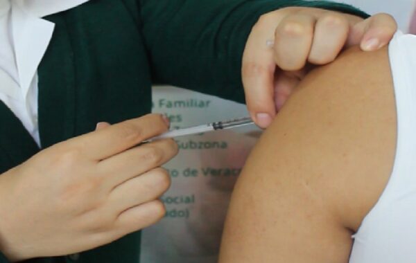 IMSS Veracruz Norte inicia campaña de vacunación 2026