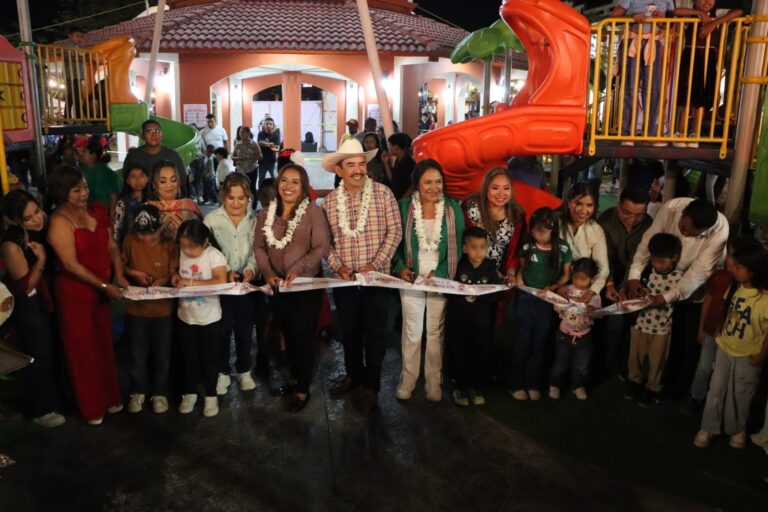 Inauguran parque renovado en Tuxpanguillo