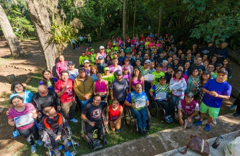 Inauguran rehabilitación del Paseo de las Bancas en Xalapa