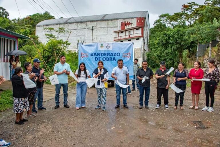 Inician obras en Ixhuatlán del Café con banderazos