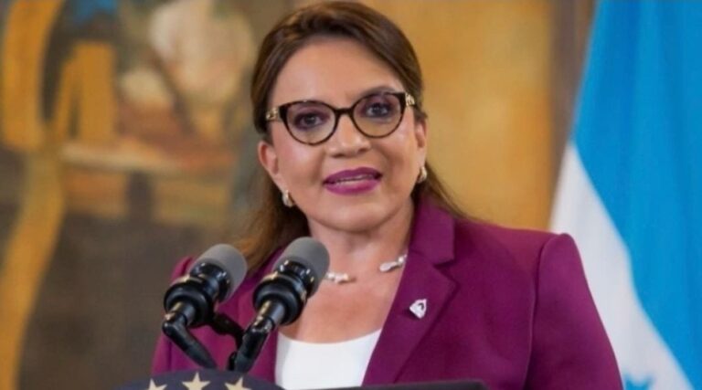 INM aclara situación de Xiomara Castro en AICM