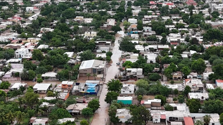 Inundaciones en Empalme tras intensas lluvias