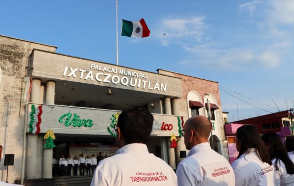 Ixtaczoquitlán recuerda a los Niños Héroes de Chapultepec