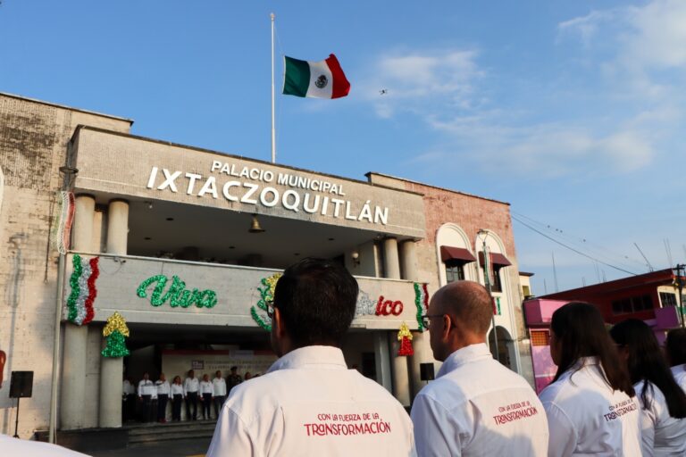 Ixtaczoquitlán recuerda a los Niños Héroes de Chapultepec