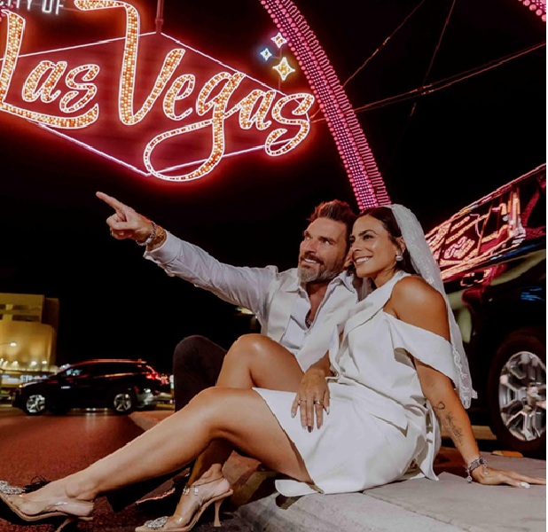 Julián Gil y Valeria Marín renuevan votos en Las Vegas