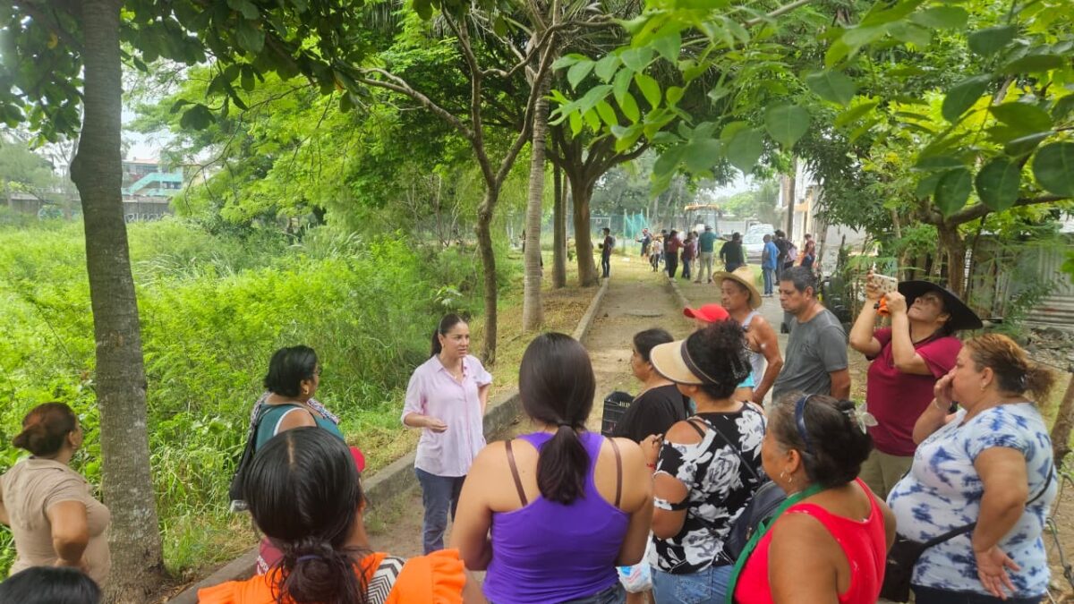 Limpian la laguna La Colorada en Veracruz con apoyo ciudadano