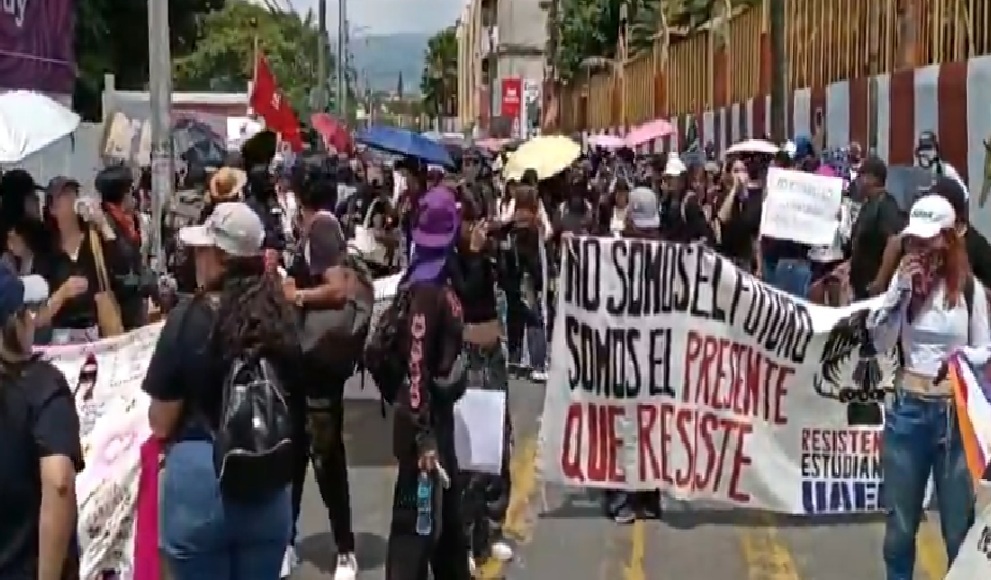 Marchan en Cuernavaca por justicia tras asesinato de Claudia Tacoronte