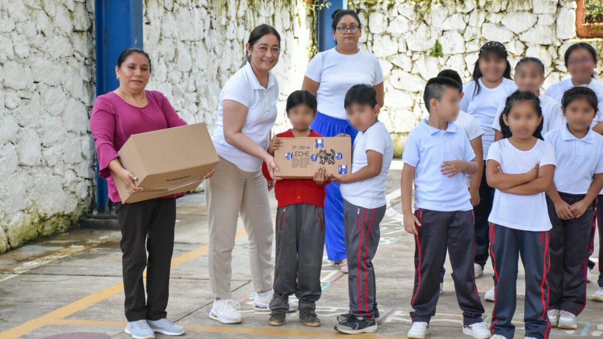 Más de 2 mil 600 niños reciben desayunos fríos en Córdoba