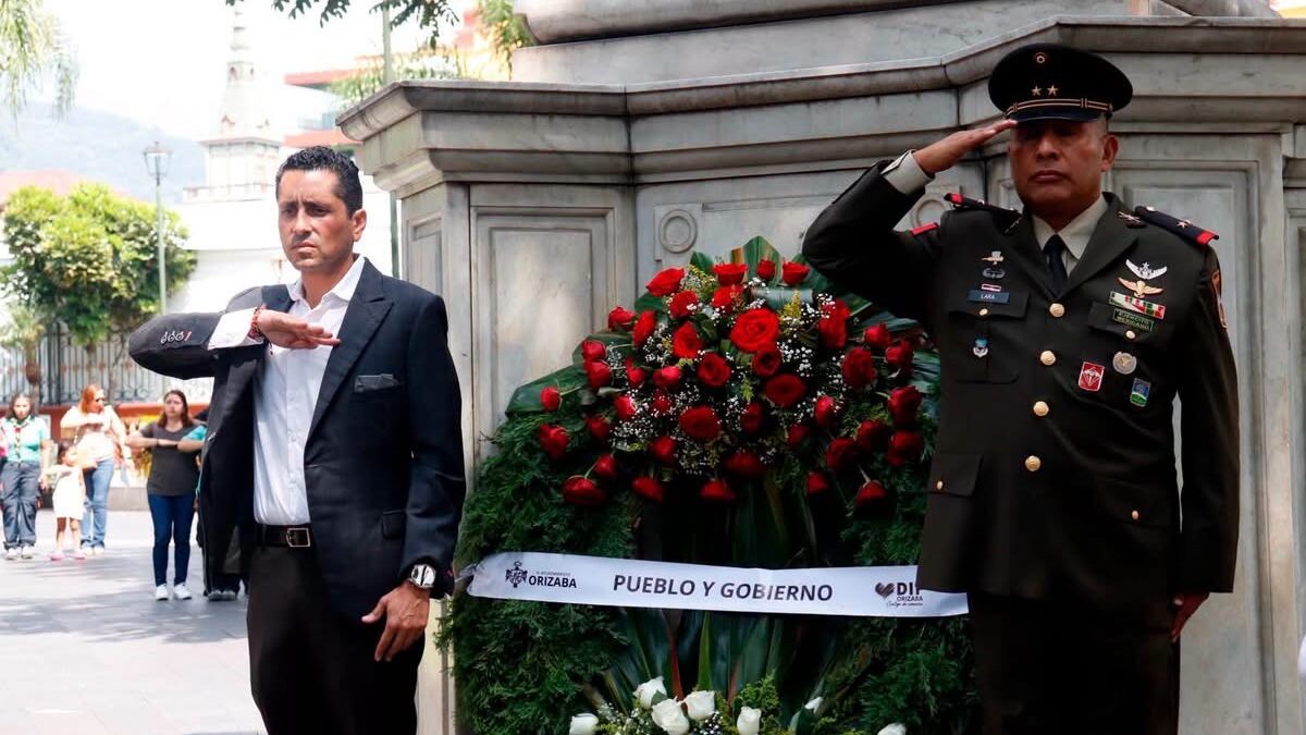 Orizaba conmemora a los Niños Héroes en ceremonia cívica