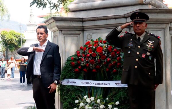 Orizaba conmemora a los Niños Héroes en ceremonia cívica