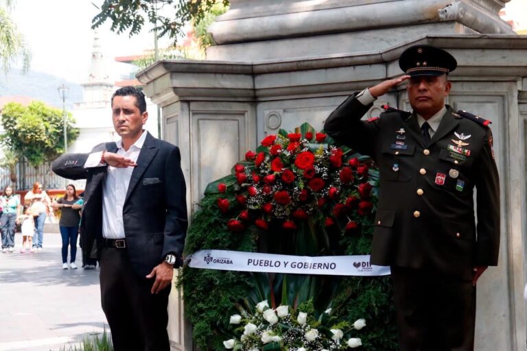 Orizaba conmemora a los Niños Héroes en ceremonia cívica