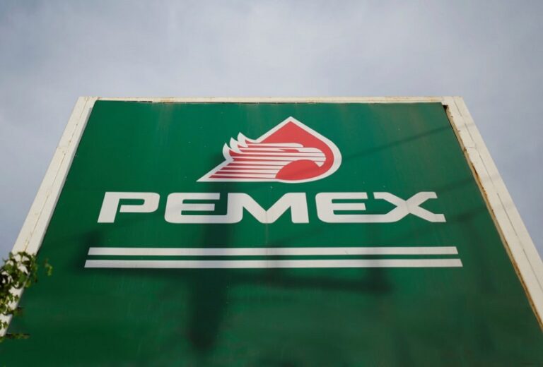 Pemex activa vigilancia por derrame de petróleo en el Golfo
