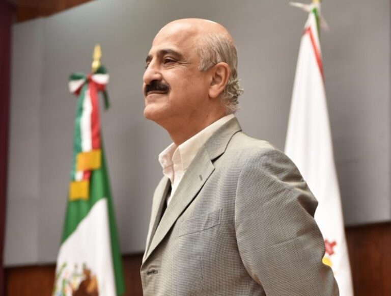 Políticos buscan refugio tras crisis en Morena