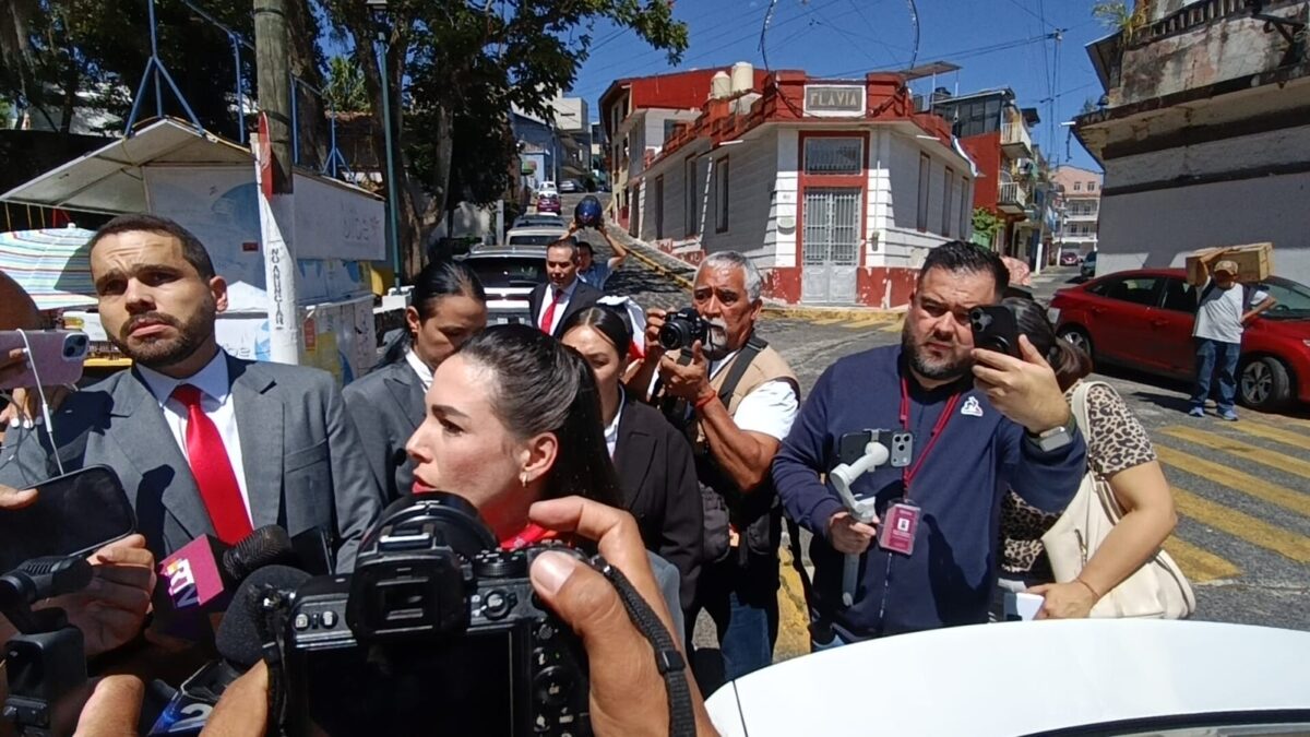 Rectora del COLVER desmiente rumores sobre su salario
