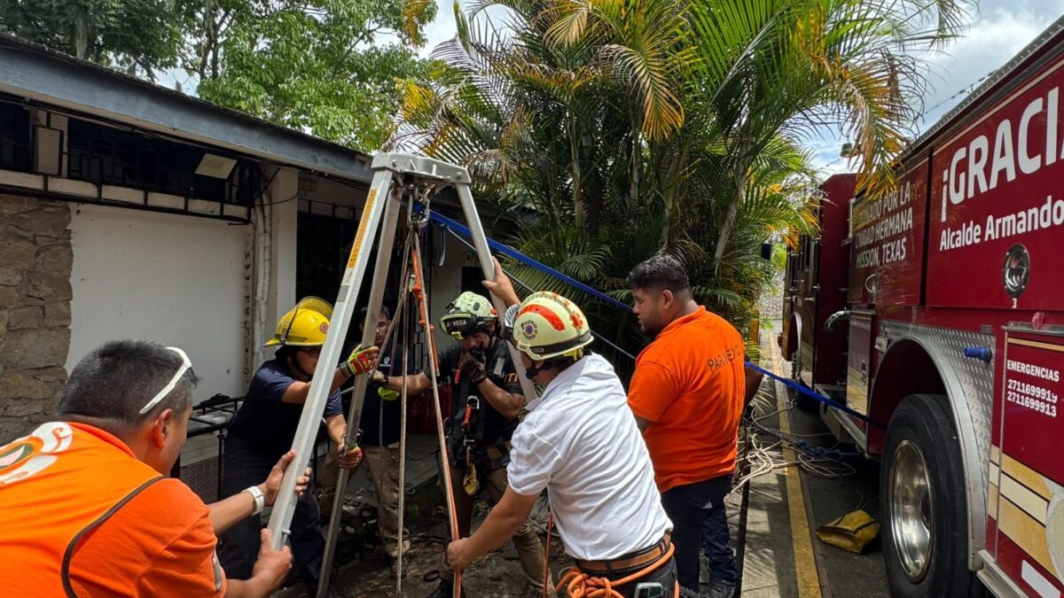 Rescate de cachorro en pozo de 25 metros en Fortín