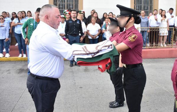 Río Blanco celebra la llegada de la Bandera Siera