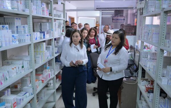 Rocío Nahle supervisa hospitales en Veracruz