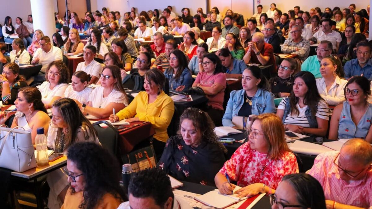 SEV capacita a personal de educación especial en Veracruz