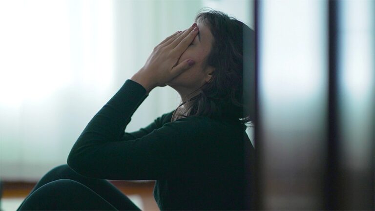 Suicidio en México: hombres más afectados, mujeres en riesgo alto