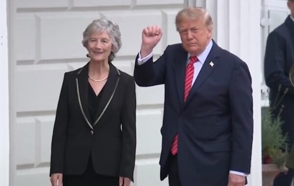 Trump ignora advertencias sobre inteligencia artificial y rechaza controles