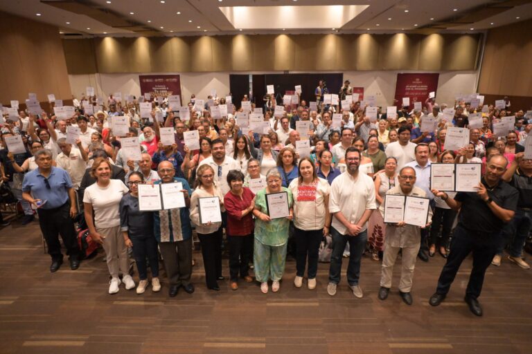 535 trabajadores de Veracruz liquidan créditos de vivienda
