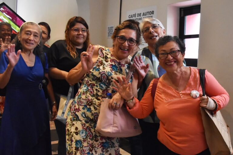 Adultos mayores visitan el Museo del Café en Córdoba