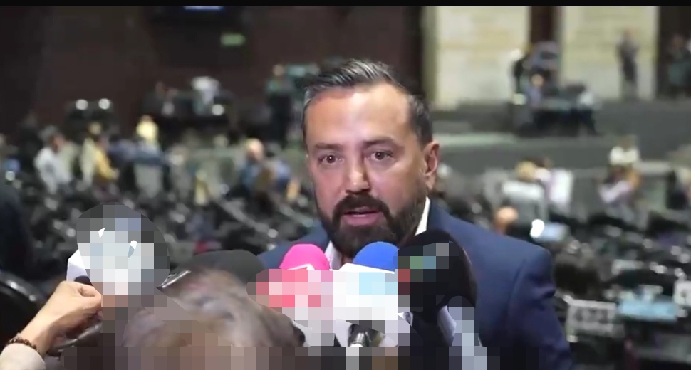 Arturo Ávila presenta demanda contra Pedro Ferriz Híjar