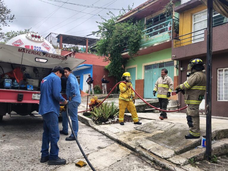 Atención a fuga de gas en Xalapa por Protección Civil