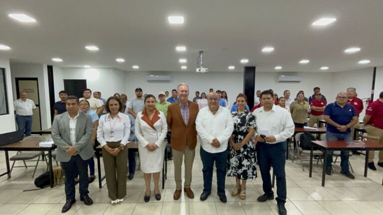 Capacitación catastral en Fortín para municipios de la región